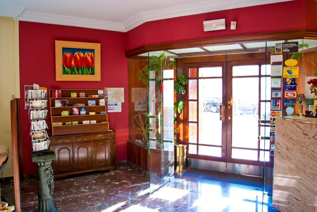 Angeles Figueres (Girona)